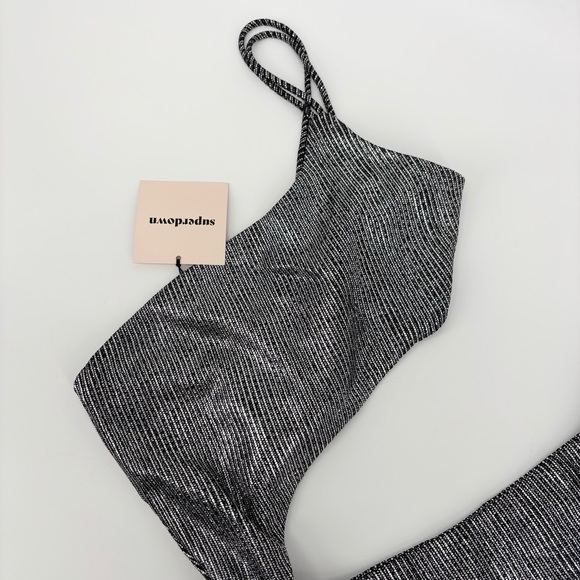 Superdown Tahlia Cut Out Bodysuit Size Small Silver Metallic NWT - Picture 3 of 8